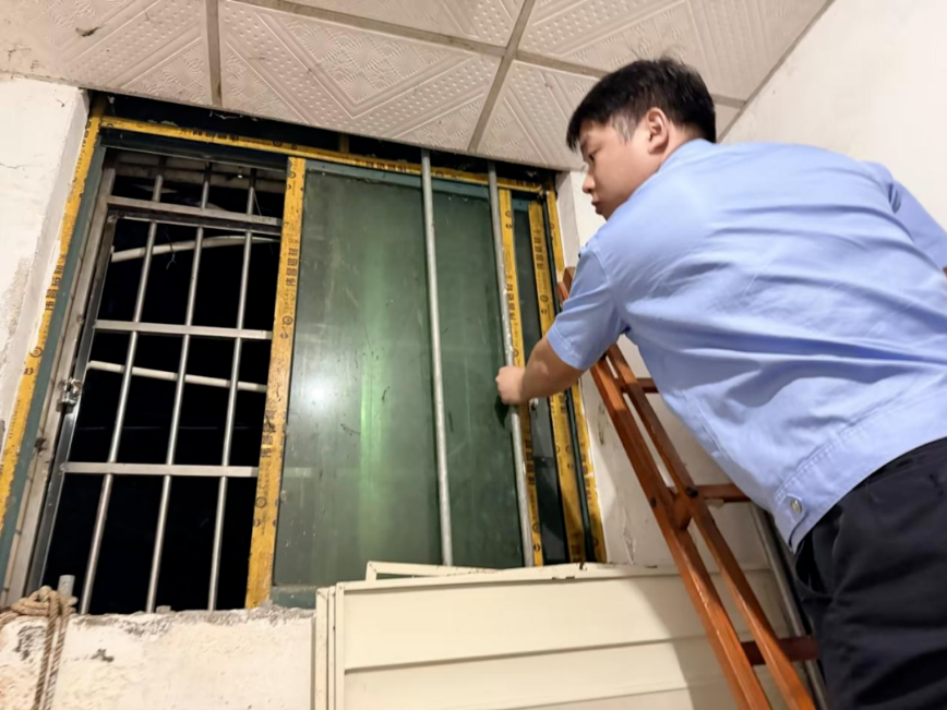 23次夜巡、115处防盗网、38家棋牌室……这份硬核“安全账” 写满民辅警的日夜坚守