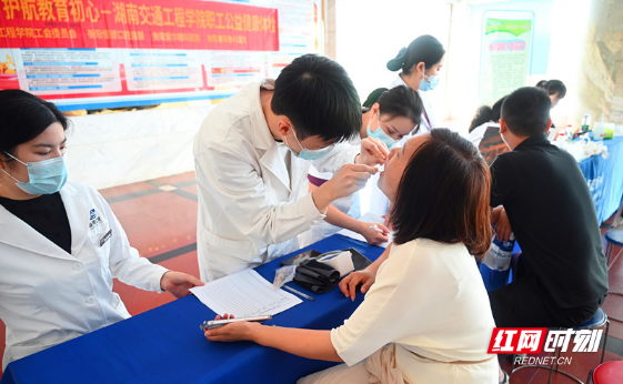 湖南交通工程学院开展教职工公益健康体检活动