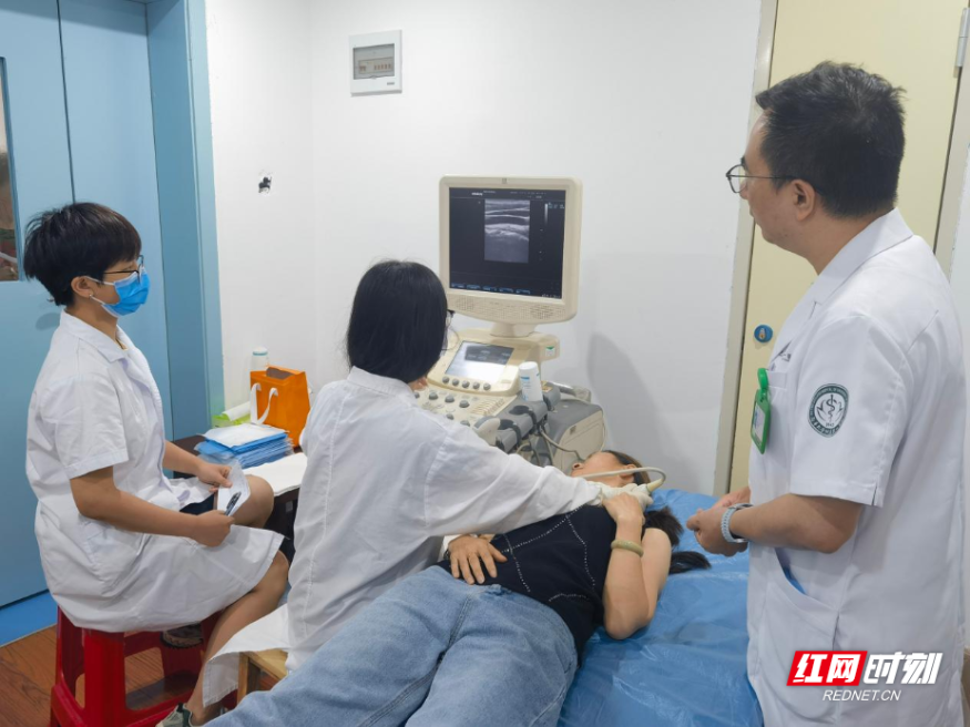 南华附一医院心血管内科赴华新医院开展老年健康科普义诊活动