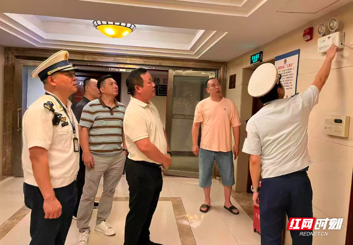 衡东：“平安雁城”消防安全集中夜查行动持续开展 筑牢城乡安全防护屏障