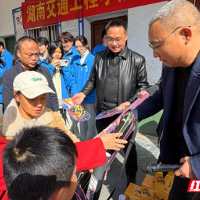 湖南交通工程学院“萤火虫”爱心计划志愿服务活动走进衡阳县樟板联合学校