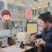 女子在医院大意丢钱包 衡阳市妇幼保健院工作人员拾金不昧及时还
