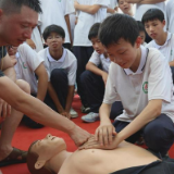 衡阳县：防溺水课堂“搬”进游泳馆 “沉浸式”教学提升学生安全防护能力