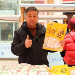 蒸湘区：蒸湘餐饮年货节启幕，湘味盛宴点燃春节消费热潮