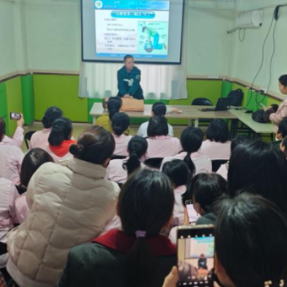 衡阳市中心医院医护人员走进福利院开展急救与护理知识公益讲座