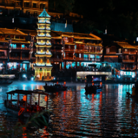 凤凰解除县城低风险区静默管理 景区景点暂缓开放