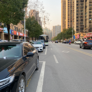 路内泊位持续 “上新”，市民出行畅通又舒心