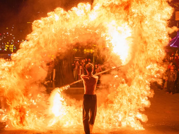 【每日一图@湖南】年味，是株洲分袂亭前的龙狮，是孩子的笑，是这座城的温度