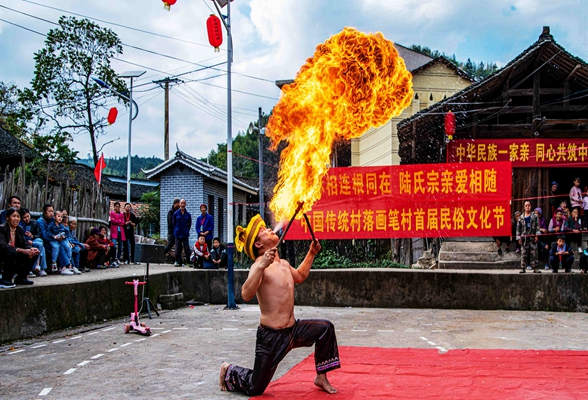 是“神笔”画出的精彩么？在世外桃源般的通道画笔村，领略一场侗家民俗盛宴