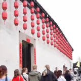 “美得令人窒息！”外国游客沉浸式游小镇感受江南魅力