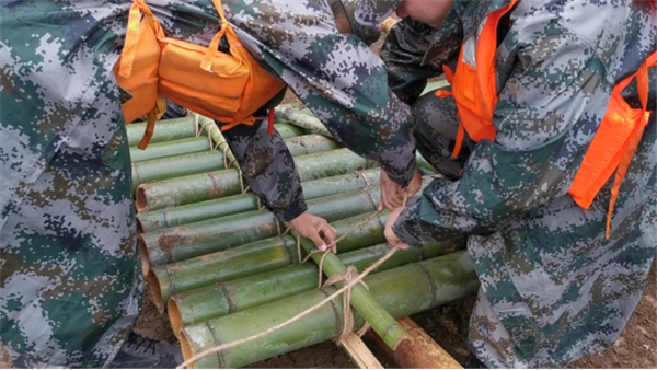 arch军校学员挑战荒野求生——渡河篇494.png arch军校学员挑战荒野求生——渡河篇494.png