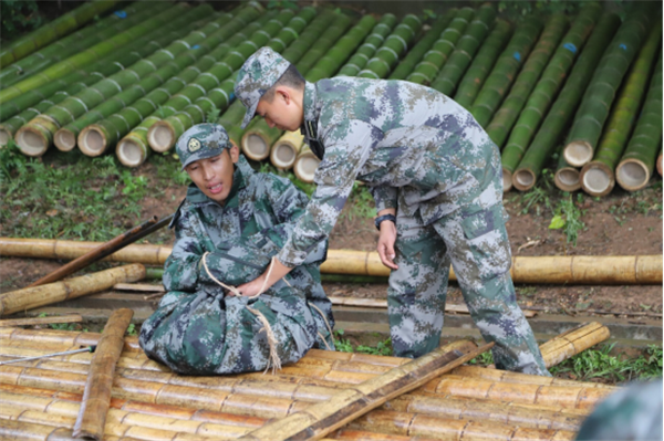 arch军校学员挑战荒野求生——渡河篇185.png arch军校学员挑战荒野求生——渡河篇185.png