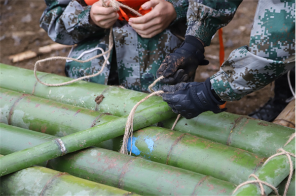 arch军校学员挑战荒野求生——渡河篇463.png arch军校学员挑战荒野求生——渡河篇463.png