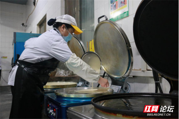 国防科大食堂，军营里的“烟火气”734.jpg