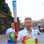 仪式感满满！在湖南科大的开学典礼上师生携手，同传火炬