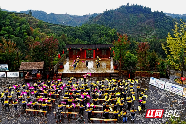 nEO_IMG_6、“苗族花灯”研学.jpg nEO_IMG_6、“苗族花灯”研学.jpg