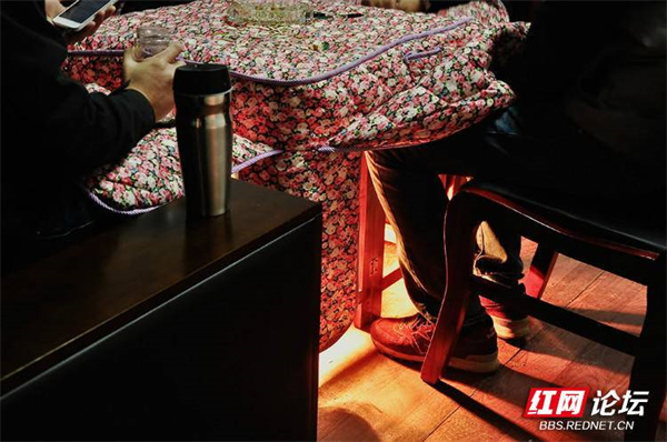 电桌.jpg 电桌.jpg