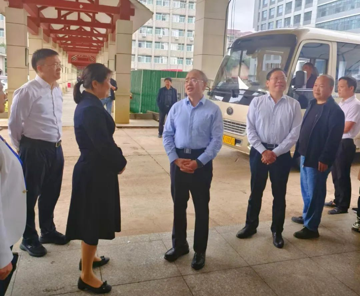 彭国甫率队在娄底市开展中医药“一法一办法”执法检查时强调：深入实施“一法一办法”，在新的起点上加快推进中医药高质量发展