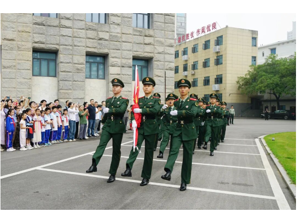 祝福祖国！省人大常委会机关举行国庆升旗仪式