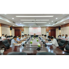 张剑飞督办重点处理代表建议时强调：站稳人民立场 推动网约车、巡游出租车行业健康发展