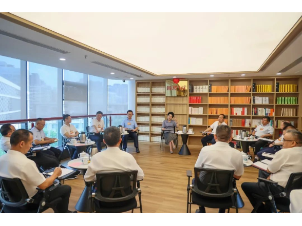 乌兰与部分市县两级人大常委会负责人恳谈：持之以恒贯彻落实“三会三文”精神 不断提升人大工作制度化、规范化、科学化水平