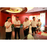 省人大社会委党支部、办公厅新闻宣传处党支部联合开展“追寻信仰之光 锤炼党性修养”主题党日活动