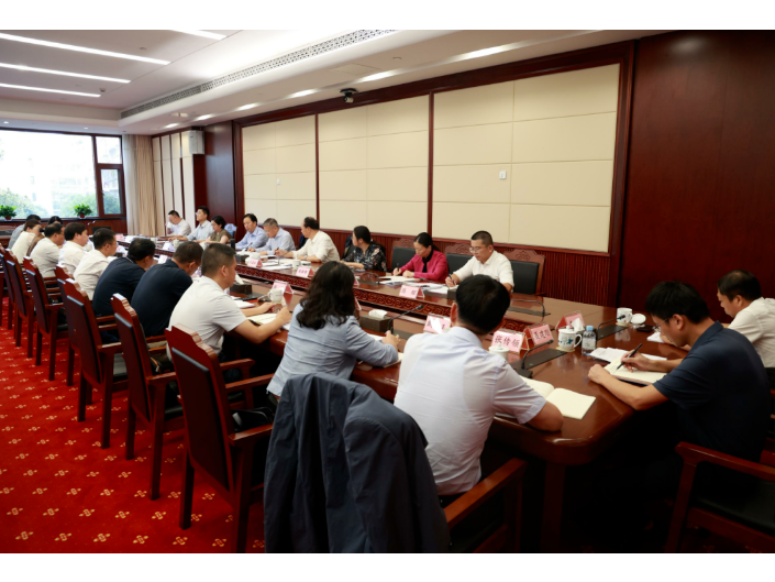 胡旭晟出席全省单行条例立法效果专题调研座谈会
