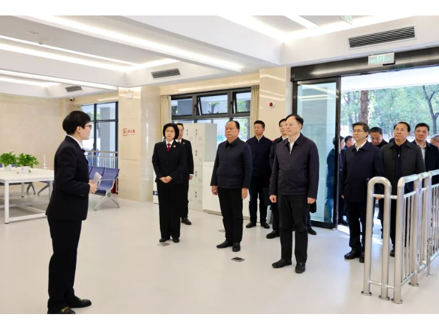 省人大常委会调研“两院”工作 为建设更高水平法治湖南作出更大贡献