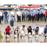 湘潭:涵养生态 19万多尾鱼苗被放入湘江