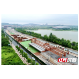 芙蓉大道快改（湘潭段）红易-沪昆跨线桥开始架梁