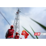 湘潭电网负荷连创历史新高 电网员工奋战一线“汗”卫清凉