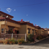 【民族团结党旗红】甘孜易地安置“挪穷窝” 摆脱贫困让居民搬得出稳得住