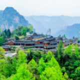 湖南代表团新闻发言人在驻地举行首场新闻发布：奋力把脱贫攻坚做好讲好