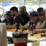 北美观察丨疫情这面镜子照出了两个美国