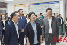 乌兰率省党政代表团赴西藏山南考察对口支援工作
