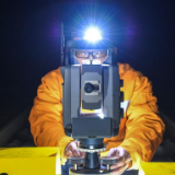 新华全媒+丨春运“守隧人”