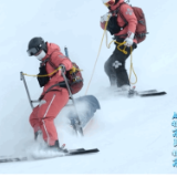 一群医生组团苦练滑雪，只为这件事