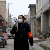 “暂停”下的忙碌,西安一座城中村里的“防疫十二小时”