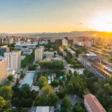 数说新时代｜教育水平明显提高 健康水平持续提升