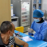 接种疫苗会减少病毒对老人产生的额外影响