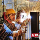 陈飞：广泛深入持久开展中国特色社会主义劳动竞赛