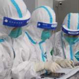 浙江护理“老将”援沪心声:我们是患者一水同舟的家人