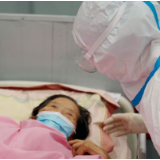 新华全媒＋丨上海：临港方舱医院收治普通型以上及高龄感染者