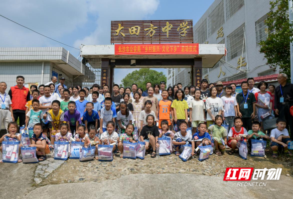 长沙市公安局驻村工作队“文化下乡”助力乡村振兴工作