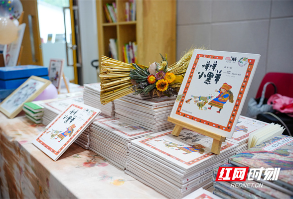 蔡皋“童心童谣绘本”系列添新 《咩，咩，小黑羊》新书首发