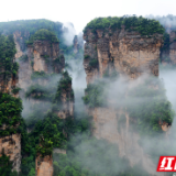 海报 | 乘坐张吉怀高铁，和您相约武陵源！