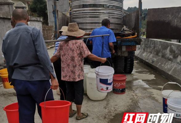 永定区教字垭镇：送“清泉”润民心 解决群众饮水难题