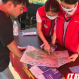 张家界高速志愿者服务国庆不“打烊”