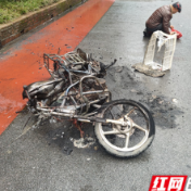 无证驾驶烧车辆  父子双双被拘留