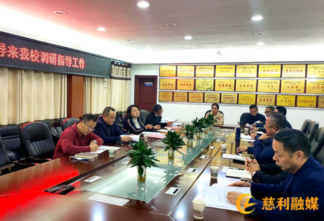 张家界市教育局调研指导许家坊土家族乡中学乡村振兴、教育教学等工作